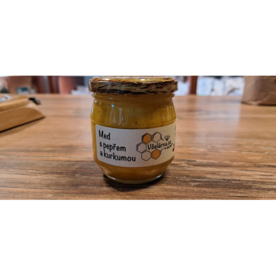 med s pepřem a kurkumou 250g